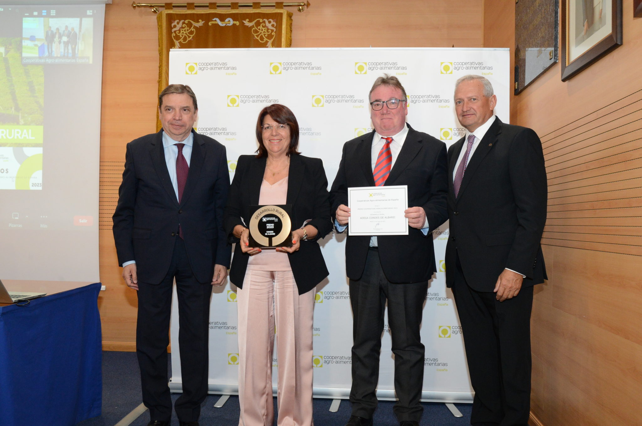 Condes de Albarei ha triunfado en la VIII edición de los Premios Cooperativas Agro-alimentarias de España, siendo galardonada con el Premio al “Desarrollo Rural”. 
